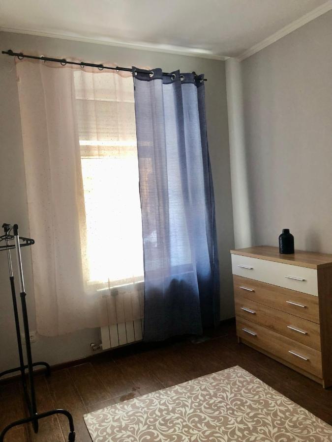 Old City Apartment With Parking Львов Экстерьер фото