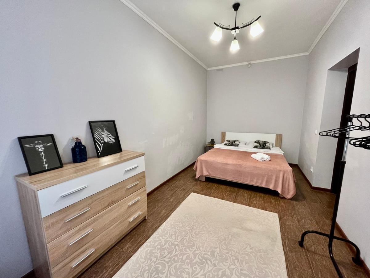 Old City Apartment With Parking Львов Экстерьер фото